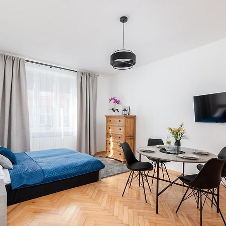Corner Apartments Near Vistula River Красков Екстериор снимка