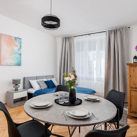 Corner Apartments Near Vistula River Красков Екстериор снимка
