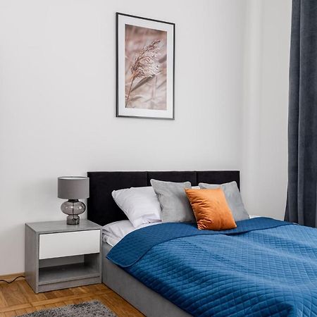 Corner Apartments Near Vistula River Красков Екстериор снимка