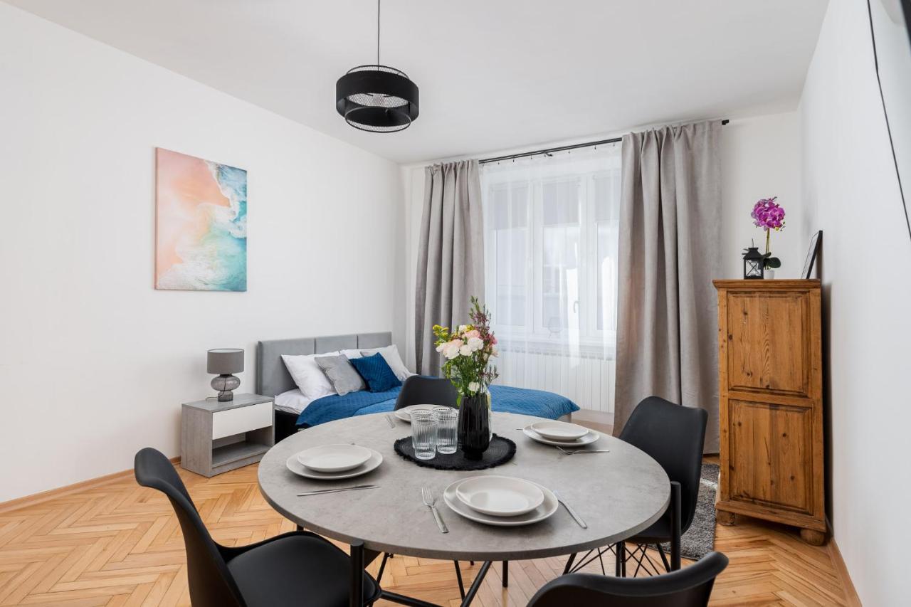 Corner Apartments Near Vistula River Красков Екстериор снимка