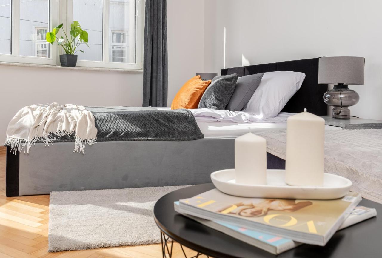 Corner Apartments Near Vistula River Красков Екстериор снимка