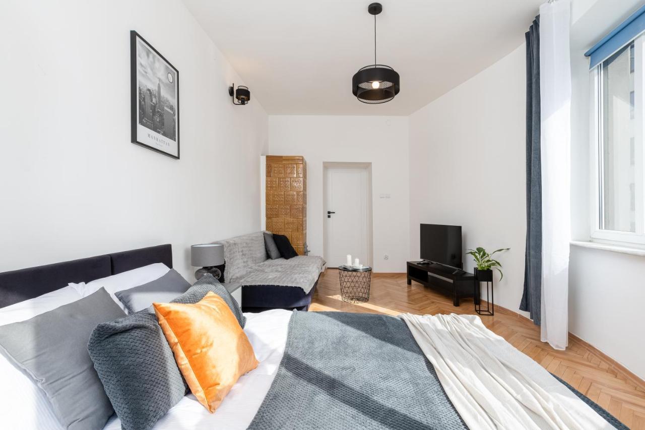 Corner Apartments Near Vistula River Красков Екстериор снимка