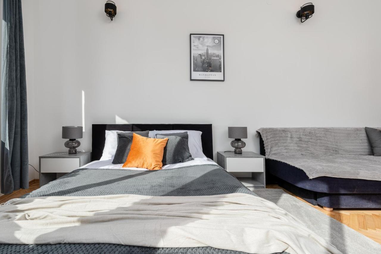 Corner Apartments Near Vistula River Красков Екстериор снимка