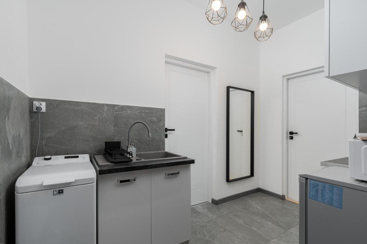 Corner Apartments Near Vistula River Красков Екстериор снимка