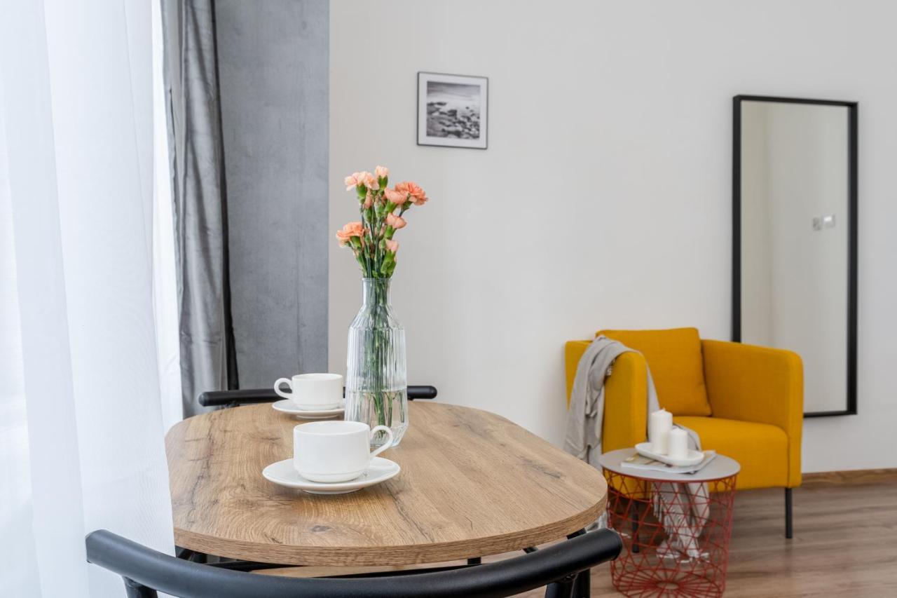 Corner Apartments Near Vistula River Красков Екстериор снимка